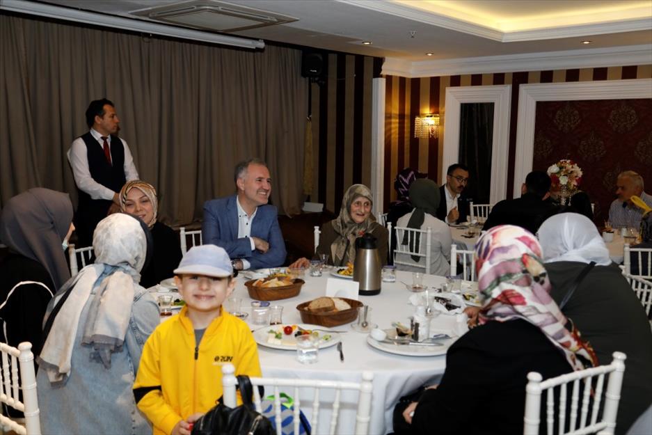 Şehit anneleri için İnegöl’de kahvaltı düzenlendi
