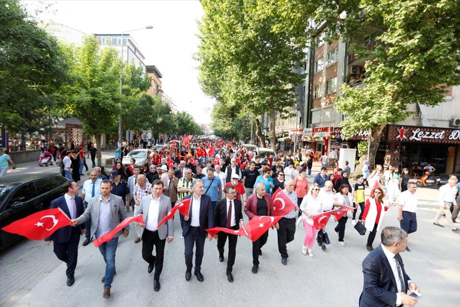 İnegöl’de 19 Mayıs coşkusu gençlik yürüyüşü ile başladı
