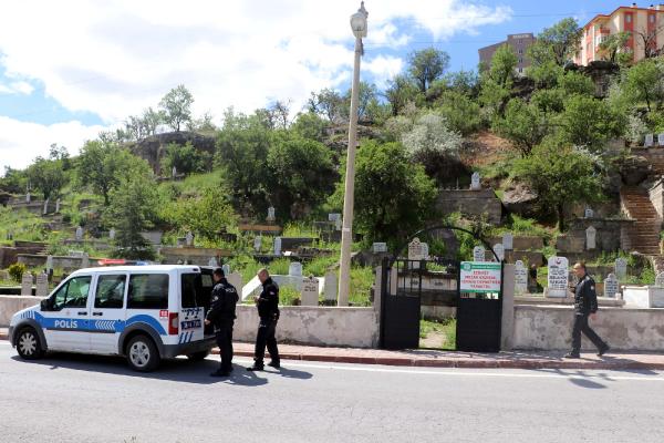 15 yaşındaki çocuk, kız arkadaşını bıçakladı