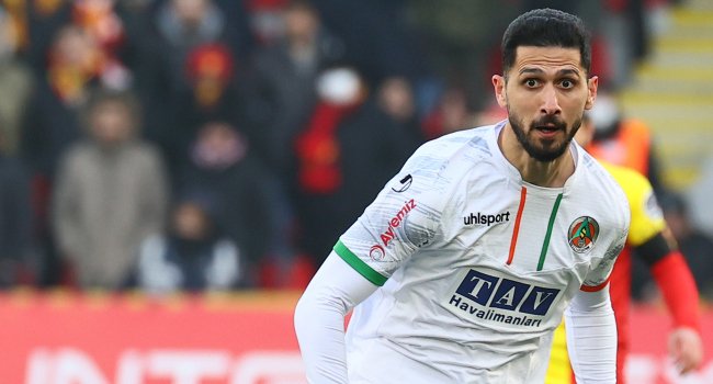 Emre Akbaba, Alanyaspor’a veda etti