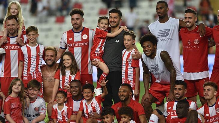 Nuri Şahin, Antalyaspor tarihine geçti