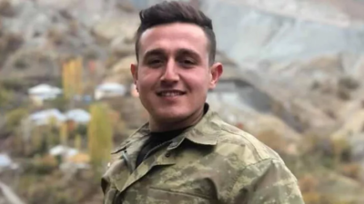 Laf atma kavgasında başından vuruldu