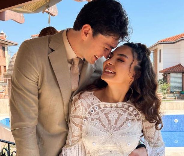 Cedi Osman ve Ebru Şahin çifti nişanlandı