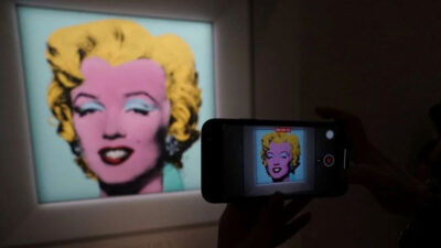 Pop art akımının en önemli temsilcilerinden ressam Andy Warhol'un Marilyn