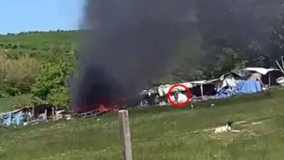 Yangını söndürmek isterken alevlerin arasında kaldı!