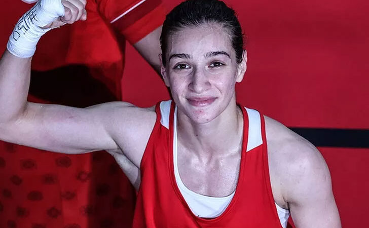 Türk boksör Buse Naz Çakıroğlu, Dünya Kadınlar Boks Şampiyonası'nda finale