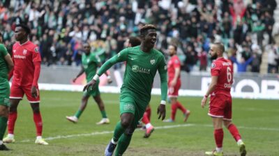 Bursaspor’un golcüsü veda etti