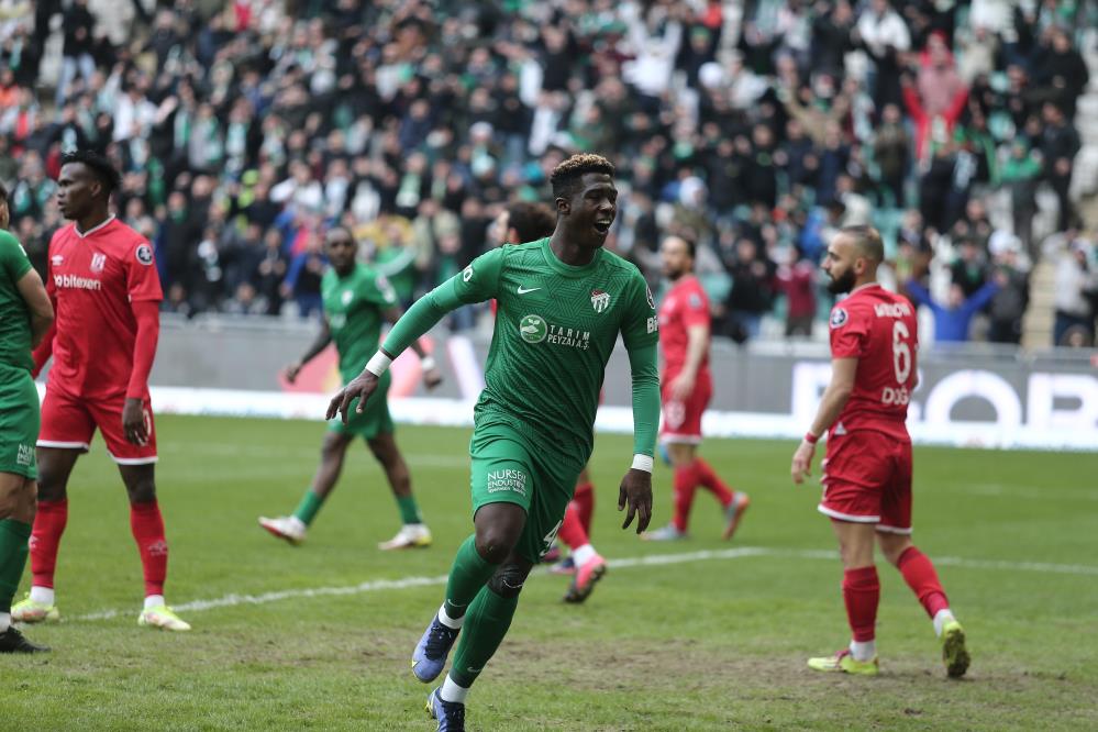 Bursaspor’un golcüsü veda etti Bursaspor’un golcüsü veda etti