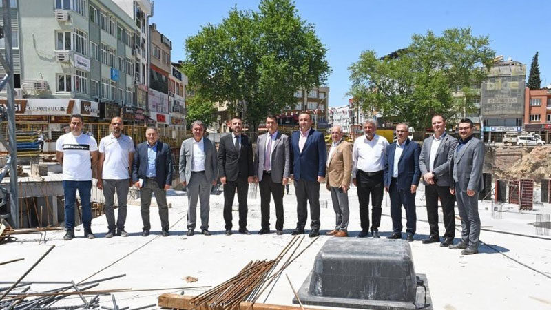 Kestel Belediye Başkanı Önder Tanır, Osmangazi Belediye Başkanı Mustafa Dündar’ı