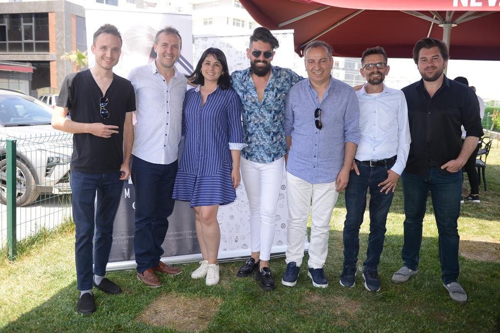 Ünlü popçu sahnenin tozunu atacak