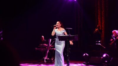 Bursa’da Candan Erçetin rüzgarı