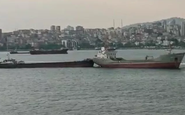 İstanbul açıklarında korku dolu anlar! İki gemi çarpıştı İstanbul açıklarında korku dolu anlar! İki gemi çarpıştı