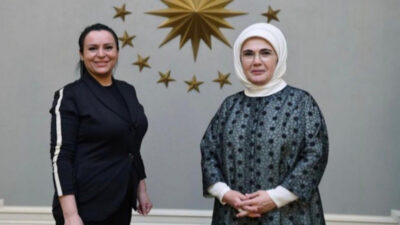 Şehit eşi-engelli annesinin mutluluğu: Emine Erdoğan Beştepe’de konuk etti