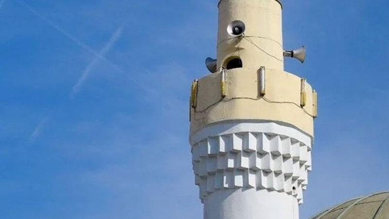 İzmir’de cami hoparlöründen yine müzik yayını