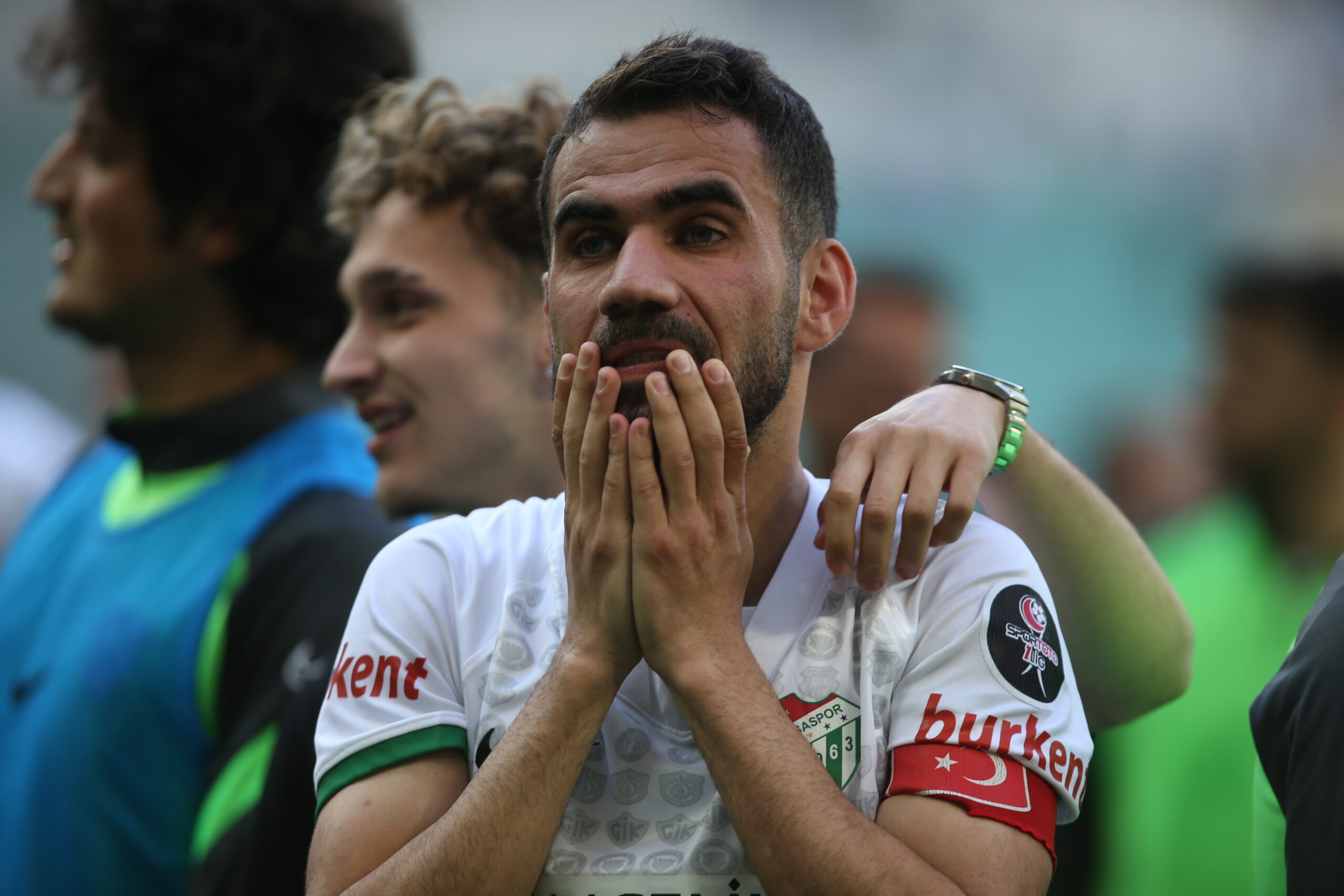 Bursaspor’da gözyaşı döktüren anlar! İşte kare kare son dakika zaferi…