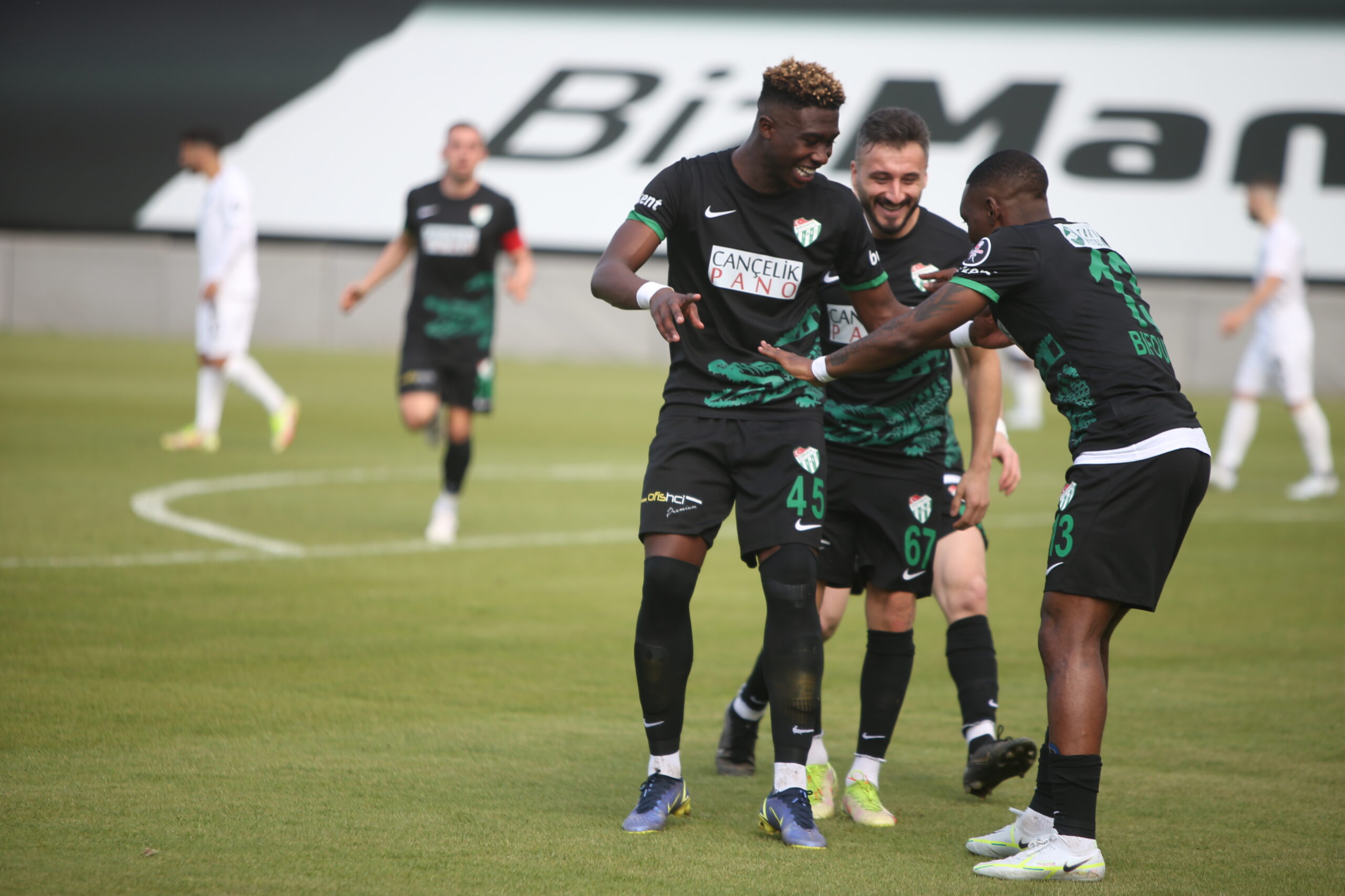 Bursa’da çifte bayram! İşte Manisa’daki zafer anları… Bursa’da çifte bayram! İşte Manisa’daki zafer anları…