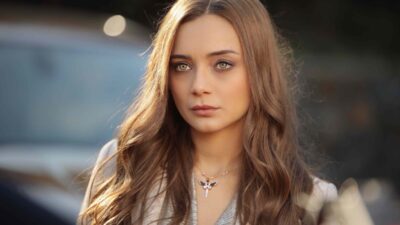 Kumsal pozlarını paylaştı!