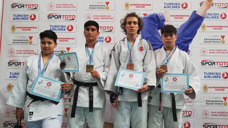 Osmangazi Belediyespor Judo Takımı sporcularından Umut Şimşek, Kahramanmaraş’ta düzenlenen Spor