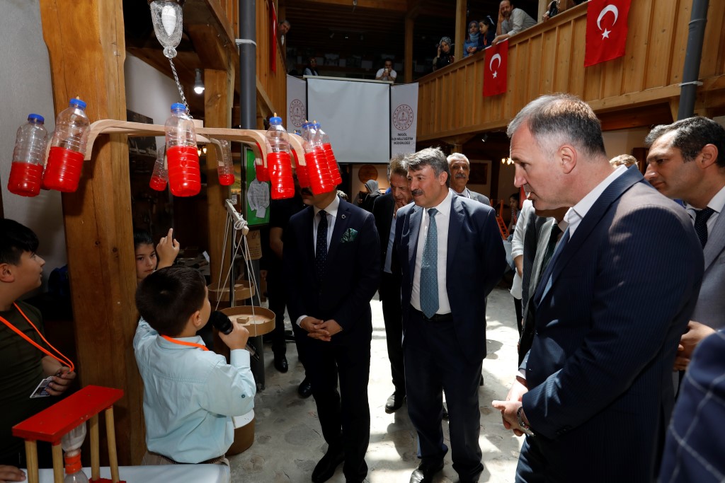 Tarih Yazan Çocuklar Projesi meyvelerini vermeye başladı