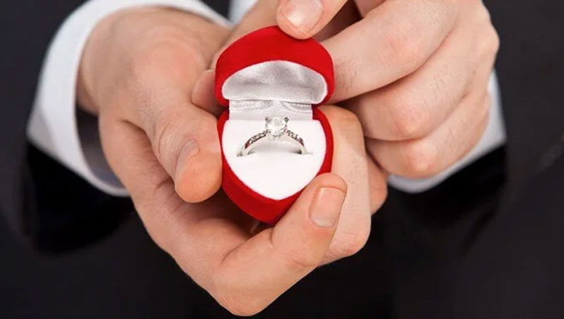 Tektaşı küçük bulan sevgiliye dava