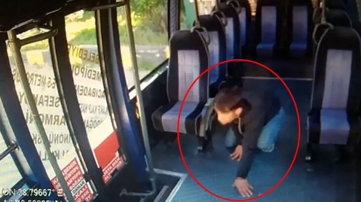 Minibüste şoke eden olay! Sürünerek paraları çaldı Minibüste şoke eden olay! Sürünerek paraları çaldı