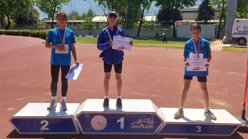 Osmangazi Belediyespor Atletizm Takımı sporcuları, Türkiye’nin En Hızlısı Bursa Seçmeleri’ne