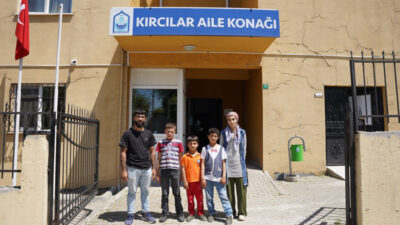 Sokakta kalan aileye Yıldırım Belediyesi sahip çıktı