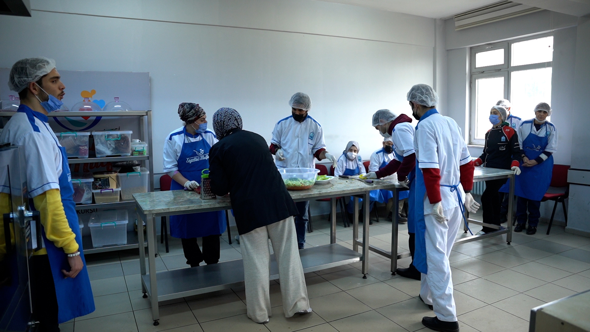 Bursa’daki Engelsiz Mutfak yüzleri güldürüyor