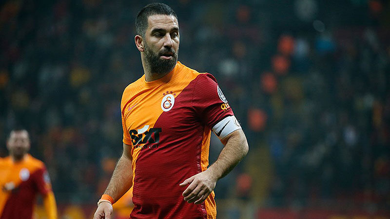 Futbolu bırakacak mı? Arda Turan’dan flaş açıklamalar Galatasaray'ın tecrübeli oyuncusu Arda Turan futbolu bırakma konusunda henüz kararını