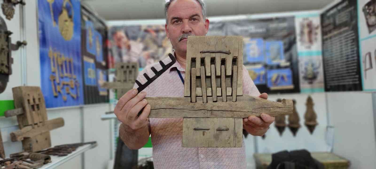 asirlik kilitlerin aynisini yapti her biri servet degerinde 6fe44e7