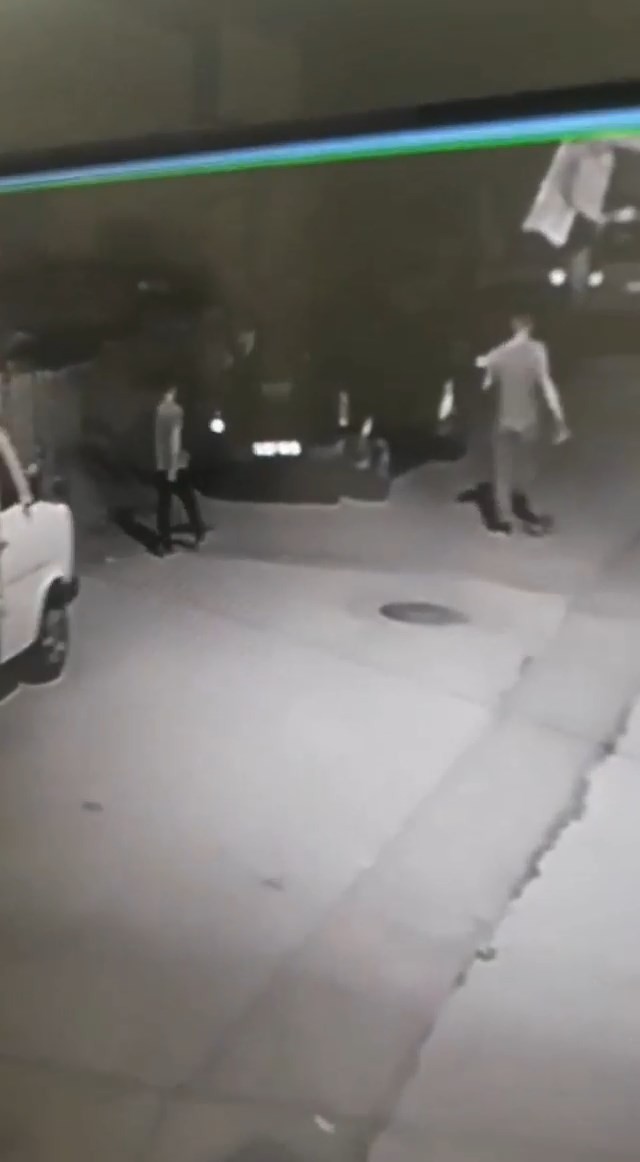 Bursa’da bekçileri görünce kaçan hırsızlar kamerada