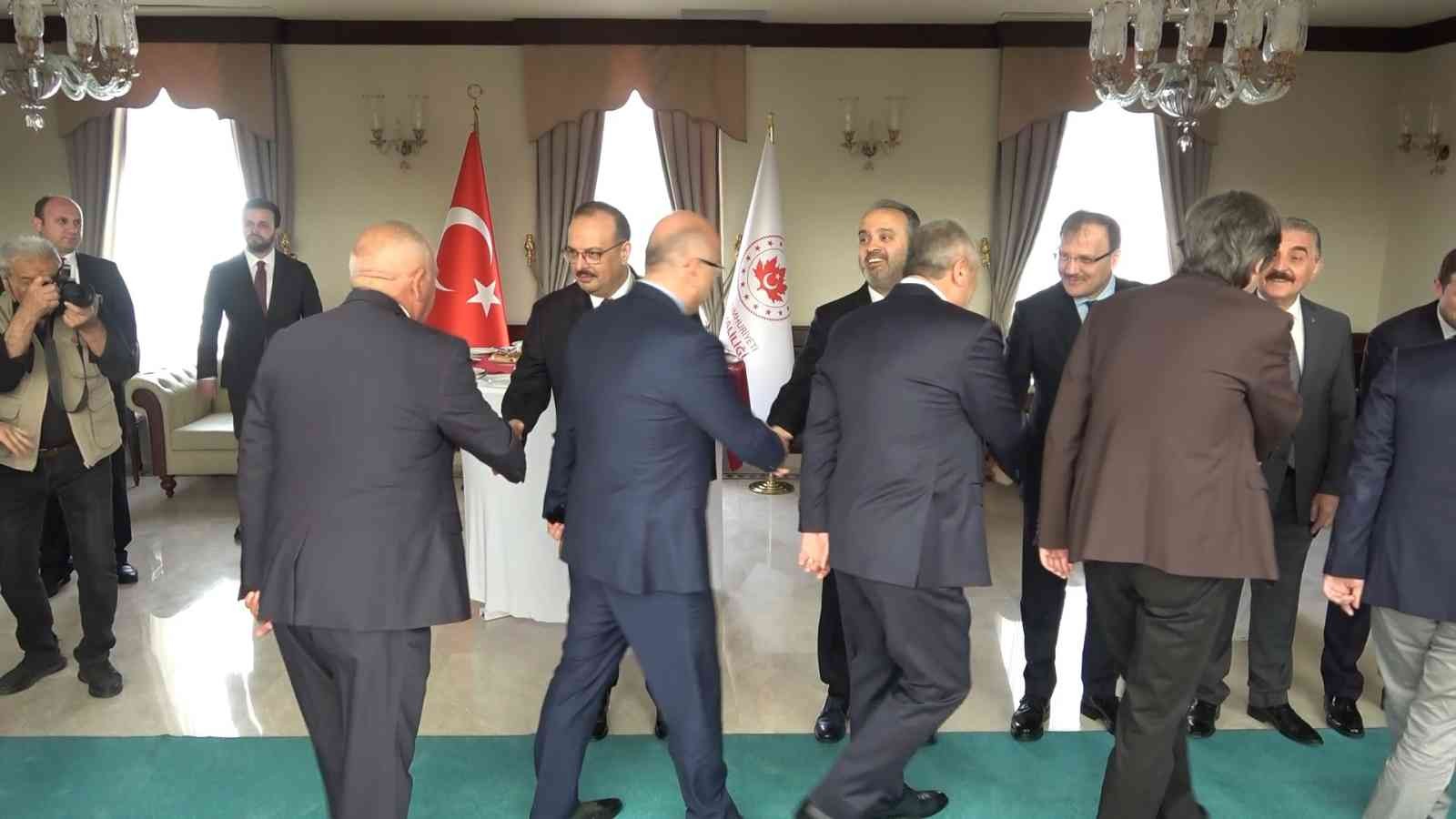 Bursa protokolü bayramlaştı