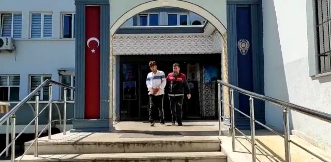 Bursa’da hırsızlar yakayı ele verdi! Üzerlerinden neler çıktı neler!