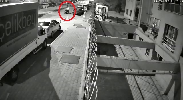 Bursa’da motosiklet hırsızlığı kamerada