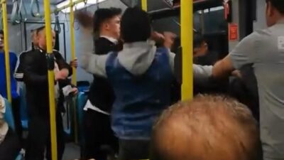 Bursa metrosunda tekme tokatlı kavga!