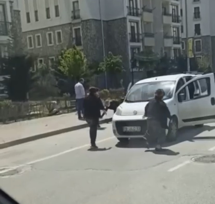 Bursa’da tekme ve tokatlı kavga!