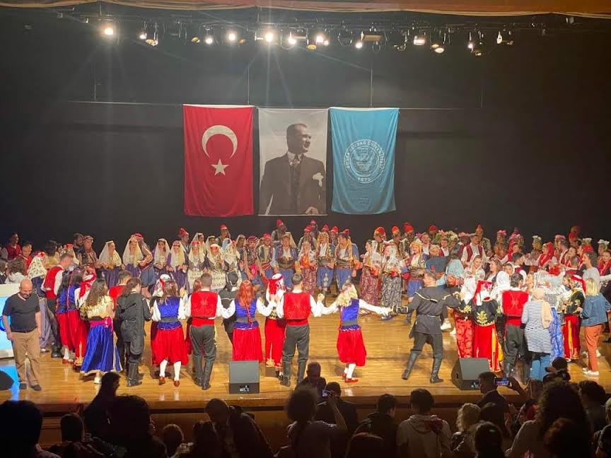BUÜ’de Geleneksel Halk Oyunları Şenliği’nin 10.’su düzenlendi 1 buude geleneksel halk oyunlari senliginin 10su duzenlendi 4e3b050