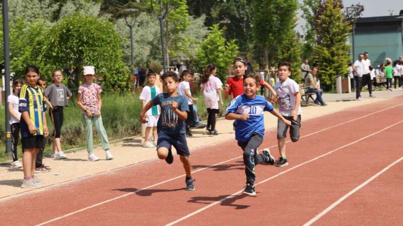 Bursa’da on binlerce öğrenciyi Okul Sporları Etkinlikleriyle buluşturan Büyükşehir Belediyesi,