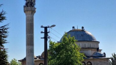 Bursa’da cami kubbesinde ölümüne tadilat!