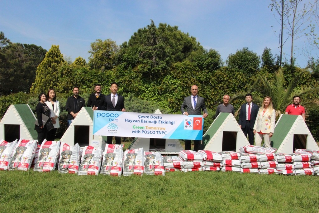 Can dostlara atıklardan barınak yaptılar Can dostlara atıklardan barınak yaptılar