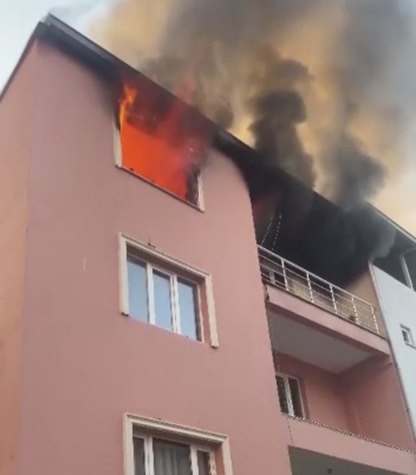 Bursa’da cinnet geçiren adam dehşet saçtı!