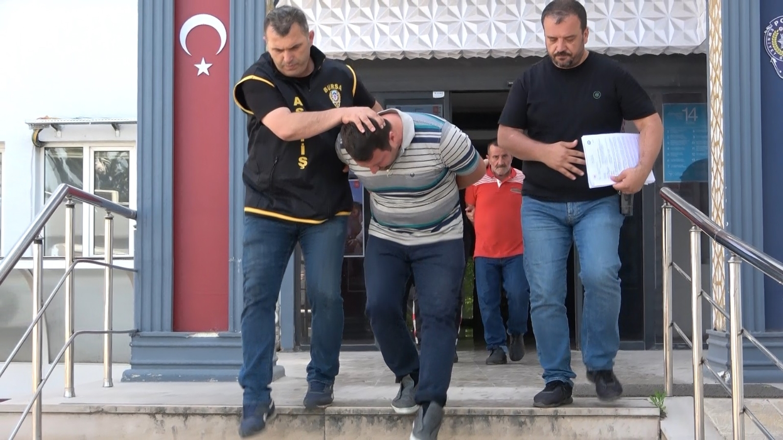 Bursa’da akıl almaz tuzak! Baba ve oğlu…