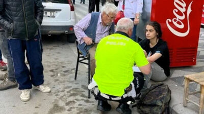 Araçtan bastonuyla çıktı! 93 yaşındaki sürücü çocuğa çarptı
