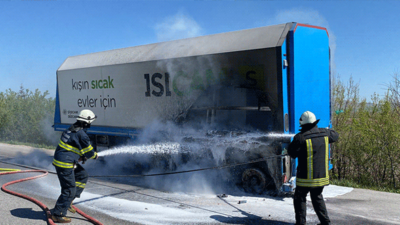 Cam yüklü tır alev alev yandı!