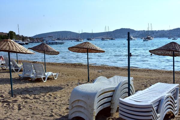 Dudak uçuklatan rakamlar! Plaj 10 bin euro, lahmacun 200 TL Dudak uçuklatan rakamlar! Plaj 10 bin euro, lahmacun 200 TL