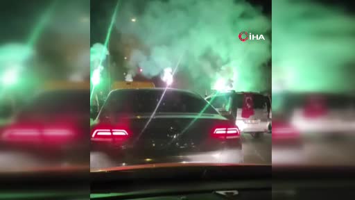 Görüntüler Bursa’dan… Yolu kapattılar