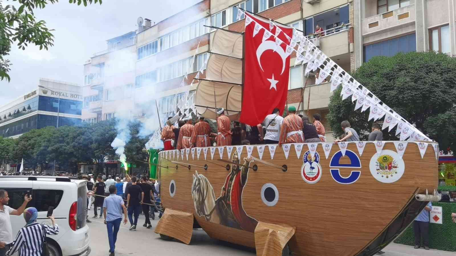 Bursa’da karadan gemiyi yürüttüler