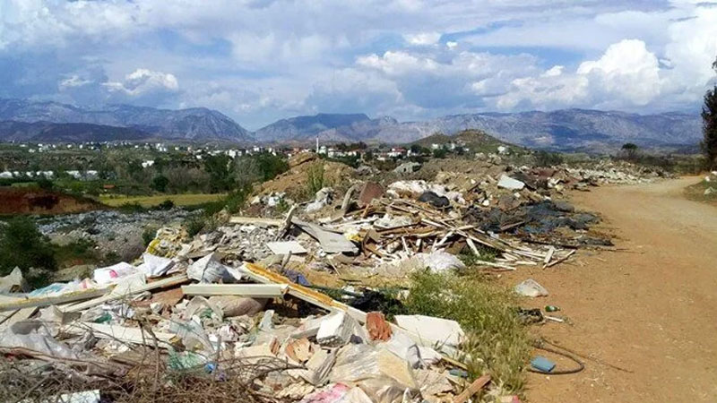 Tepki çeken görüntü! Orman hafriyat doldu Tepki çeken görüntü! Orman hafriyat doldu