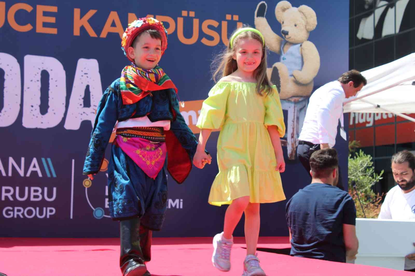 Minikler, 1950’lerin modasını yaşattı 1 minikler 1950lerin modasini yasatti fe25b4b