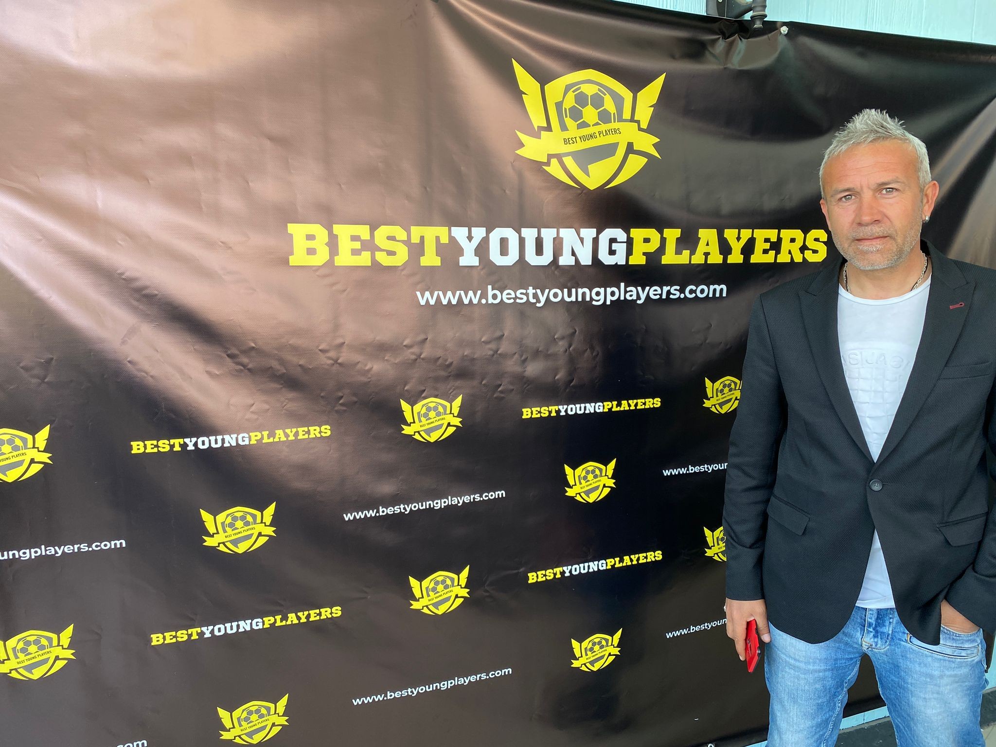 Mustafa Gönden genç yetenekleri bekliyor; Bu fırsat kaçmaz! Mustafa Gönden genç yetenekleri bekliyor; Bu fırsat kaçmaz!